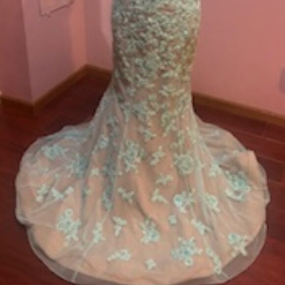 Sherri Hill, Size 6, Seafoam Green/Nude Gown - Picture 4 of 7